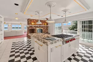 125 Edgewater Dr, Quincy, MA 02169 - Photo 11