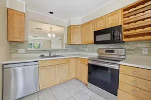 330 Sunderland Rd, Worcester, MA 01604 - Photo 3
