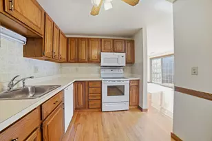 2 Lady Slipper Ln, Auburn, MA 01501 - Photo 7