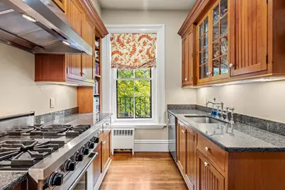 18 Hereford St, Boston, MA 02115 - Photo 9