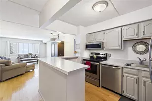 4975 Washington St, Boston, MA 02132 - Photo 9