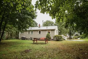 87 Roosevelt Ave, Westfield, MA 01085 - Photo 17