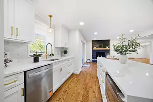 126 Barry St, Agawam, MA 01030 - Photo 15