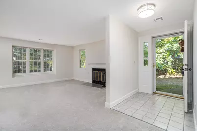 303 Ridgefield Circle #303D, Clinton, MA 01510 - Photo 3