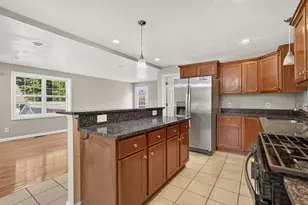 103 Commonwealth Ave, Worcester, MA 01604 - Photo 9
