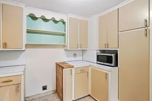 104 Whittum Ave, Springfield, MA 01118 - Photo 7