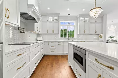 2 Hampton Court, Lynnfield, MA 01940 - Photo 3