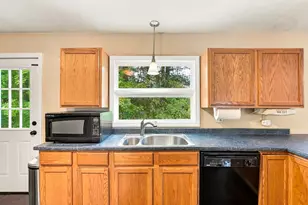 24 Washington St, Mendon, MA 01756 - Photo 7