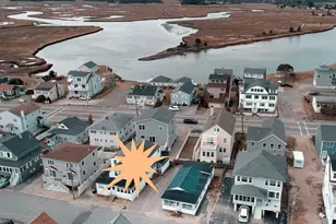 42 Commonwealth Ave, Salisbury, MA 01952 - Photo 3