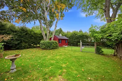25 Saint Anthony St, Chicopee, MA 01013 - Photo 5