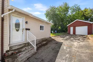 2113 Pleasant St, Fall River, MA 02723 - Photo 3