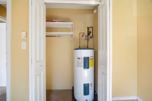 34 St Kolbe Dr, Holyoke, MA 01040 - Photo 19