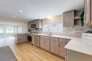 11 Pond View Way, Northborough, MA 01532 - Photo 3
