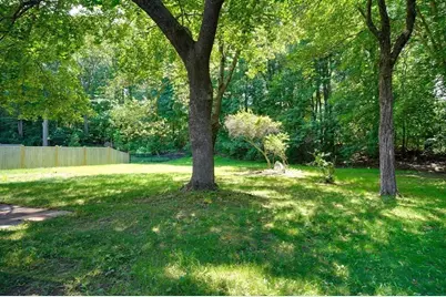 16 Phillip Ave, Burlington, MA 01803 - Photo 7