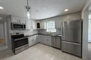 16 Phillip Ave, Burlington, MA 01803 - Photo 11