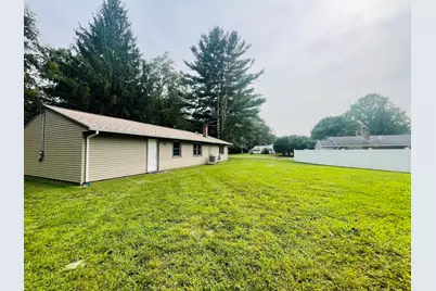 597 Old Warren Rd, Swansea, MA 02777 - Photo 3