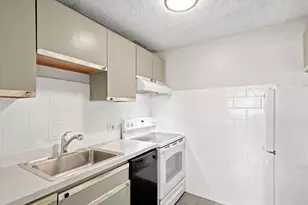 26 Waverly St, Boston, MA 02135 - Photo 9