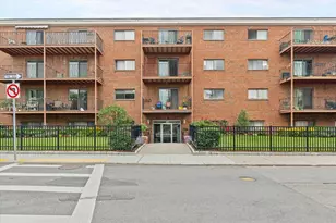 26 Waverly St, Boston, MA 02135 - Photo 33