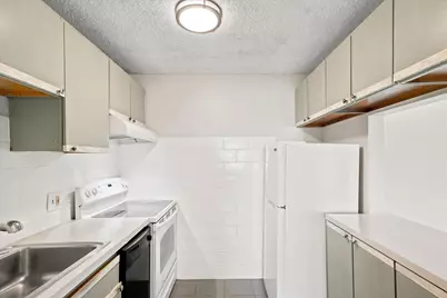 26 Waverly St #209, Boston, MA 02135 - Photo 31
