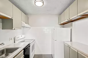 26 Waverly St, Boston, MA 02135 - Photo 31
