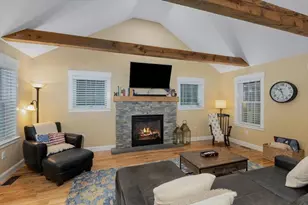 19 Hampstead St, Methuen, MA 01844 - Photo 15