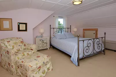 35 Calumet Ave, Worcester, MA 01605 - Photo 17