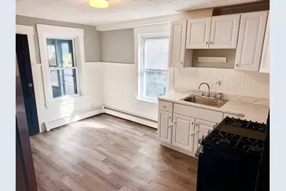 39 Laurel St #1, Leominster, MA 01453 - Photo 5