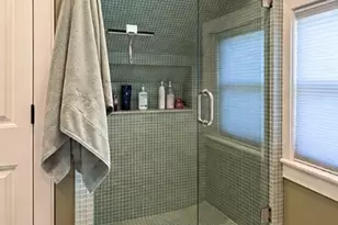 581 E 8th St, Boston, MA 02127 - Photo 11