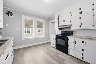 20 Rathburn St, Chicopee, MA 01020 - Photo 13