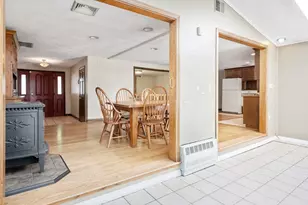 11 Carousel Dr, Millbury, MA 01527 - Photo 9