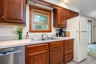 382 Mariner Cir, Barnstable, MA 02635 - Photo 11