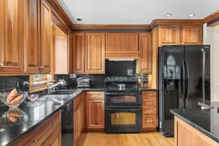 30 Hemenway Rd, Swampscott, MA 01907 - Photo 7