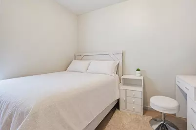 161 Smith St, Lowell, MA 01851 - Photo 17