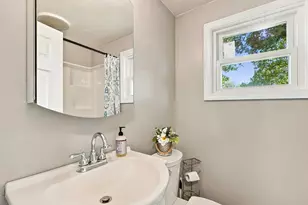 33 Rondeau Rd, Bellingham, MA 02019 - Photo 11