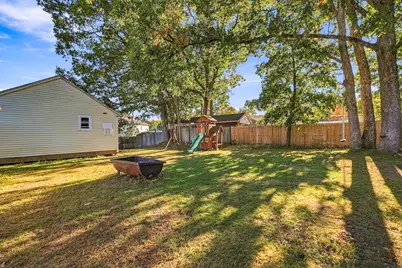 33 Rondeau Rd, Bellingham, MA 02019 - Photo 15