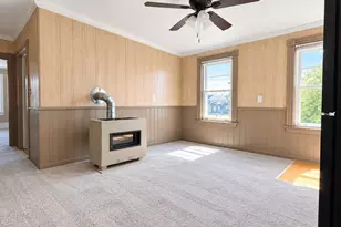625 S Almond St, Fall River, MA 02724 - Photo 5