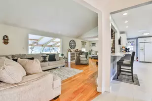 25 Indian Rock Dr, Saugus, MA 01906 - Photo 9