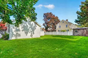 21 Elm St, Melrose, MA 02176 - Photo 39