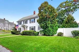 21 Elm St, Melrose, MA 02176 - Photo 33