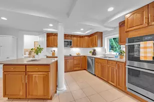 18 Sturgis St, Woburn, MA 01801 - Photo 11