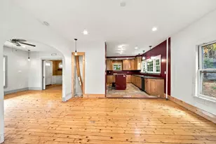 30 Myrtle Ave, Holyoke, MA 01040 - Photo 9
