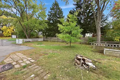 50 Finch Rd, Springfield, MA 01119 - Photo 3