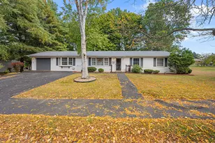 53 Catherine Dr, Peabody, MA 01960 - Photo 1