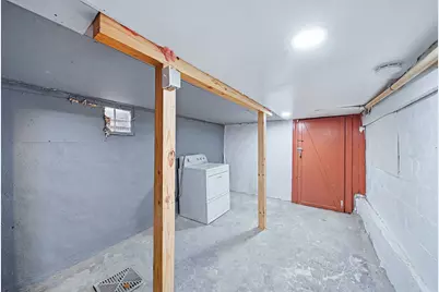 8 Cady St, Lowell, MA 01852 - Photo 33