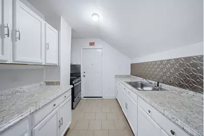 8 Cady St, Lowell, MA 01852 - Photo 15