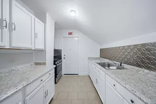 8 Cady St, Lowell, MA 01852 - Photo 15