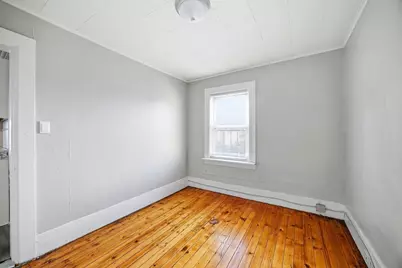 77 Walnut St, Holyoke, MA 01040 - Photo 7
