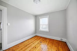 77 Walnut St, Holyoke, MA 01040 - Photo 7