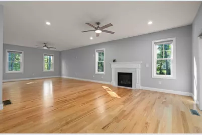 63 Locust St, Salisbury, MA 01952 - Photo 7