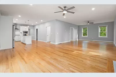 63 Locust St, Salisbury, MA 01952 - Photo 9